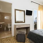 Nikos 4*