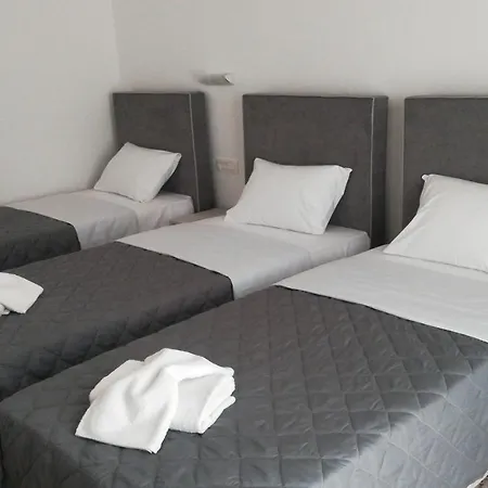 Nikos 4*