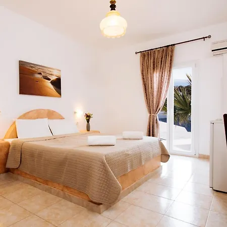 Nikos 4* Karterádos