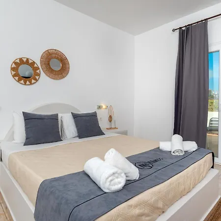 Nikos Hotel 4*