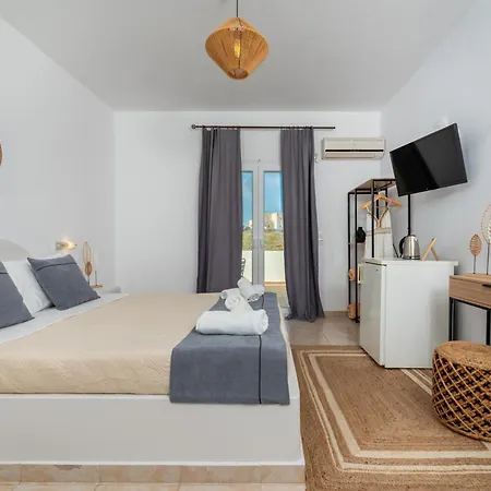 Nikos Hotel 4*