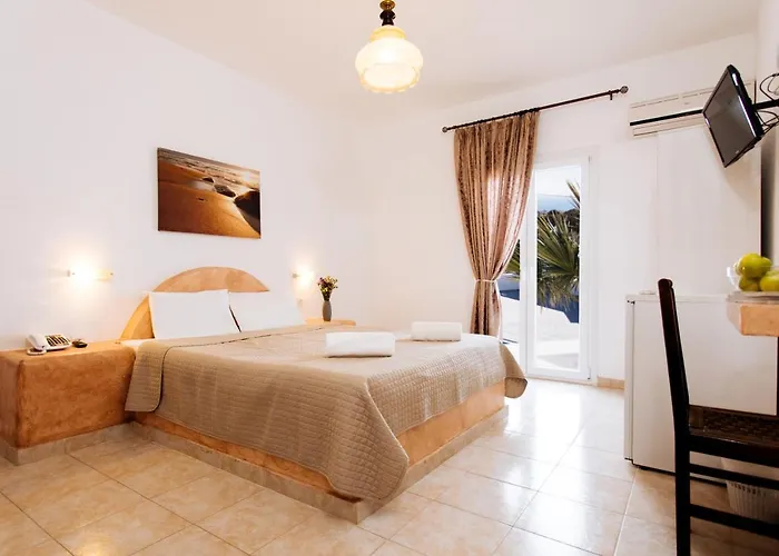 Nikos 4* Karterados (Santorini)