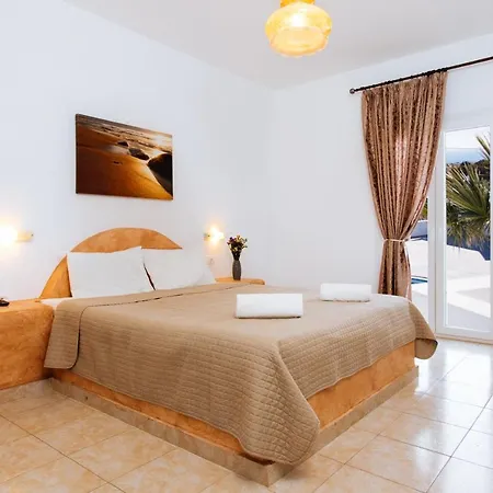 Nikos 4* Karterádos