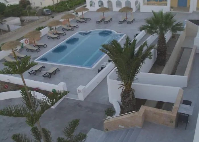 Nikos Karterados (Santorini)