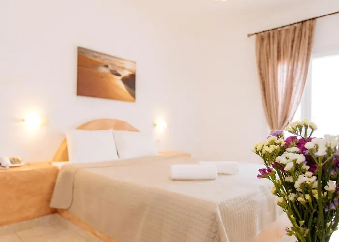 ニコス カルテラドス