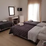 Nikos Otel