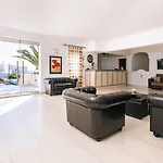 Nikos 4*