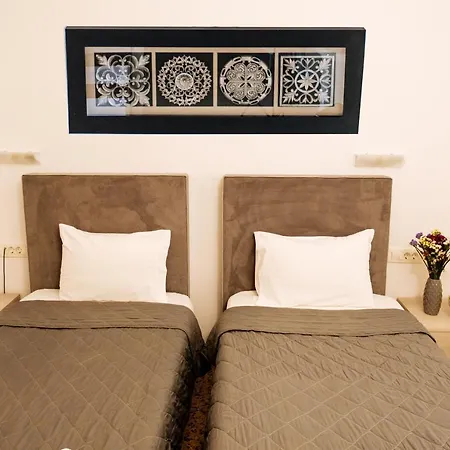 Nikos Karterados (Santorini)